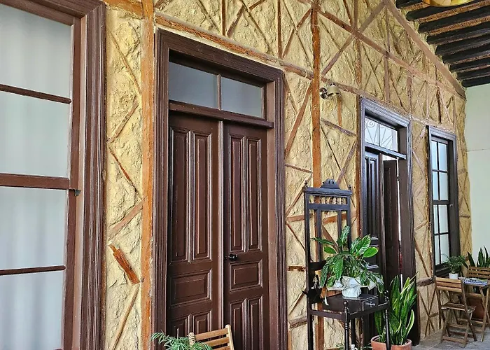 ゲストハウス Flor ニコシア